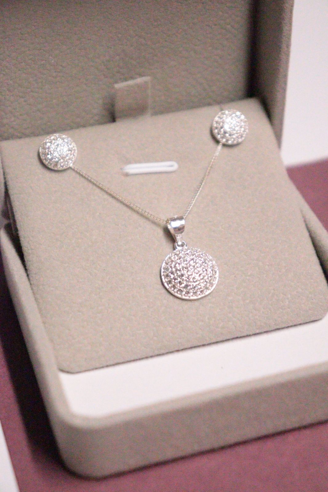 Conjunto cravejado prata 925